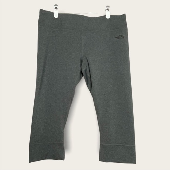 North Face Tadasana Crop Legging - Picture 1 of 5